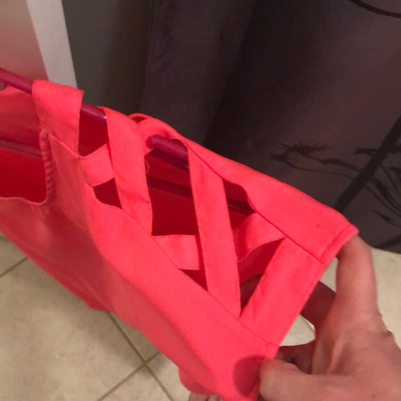 Express Top - Picture 4 of 4